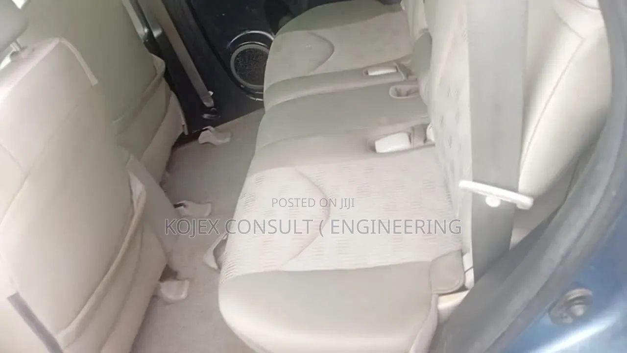 Toyota RAV4 Limited 2011 Gray