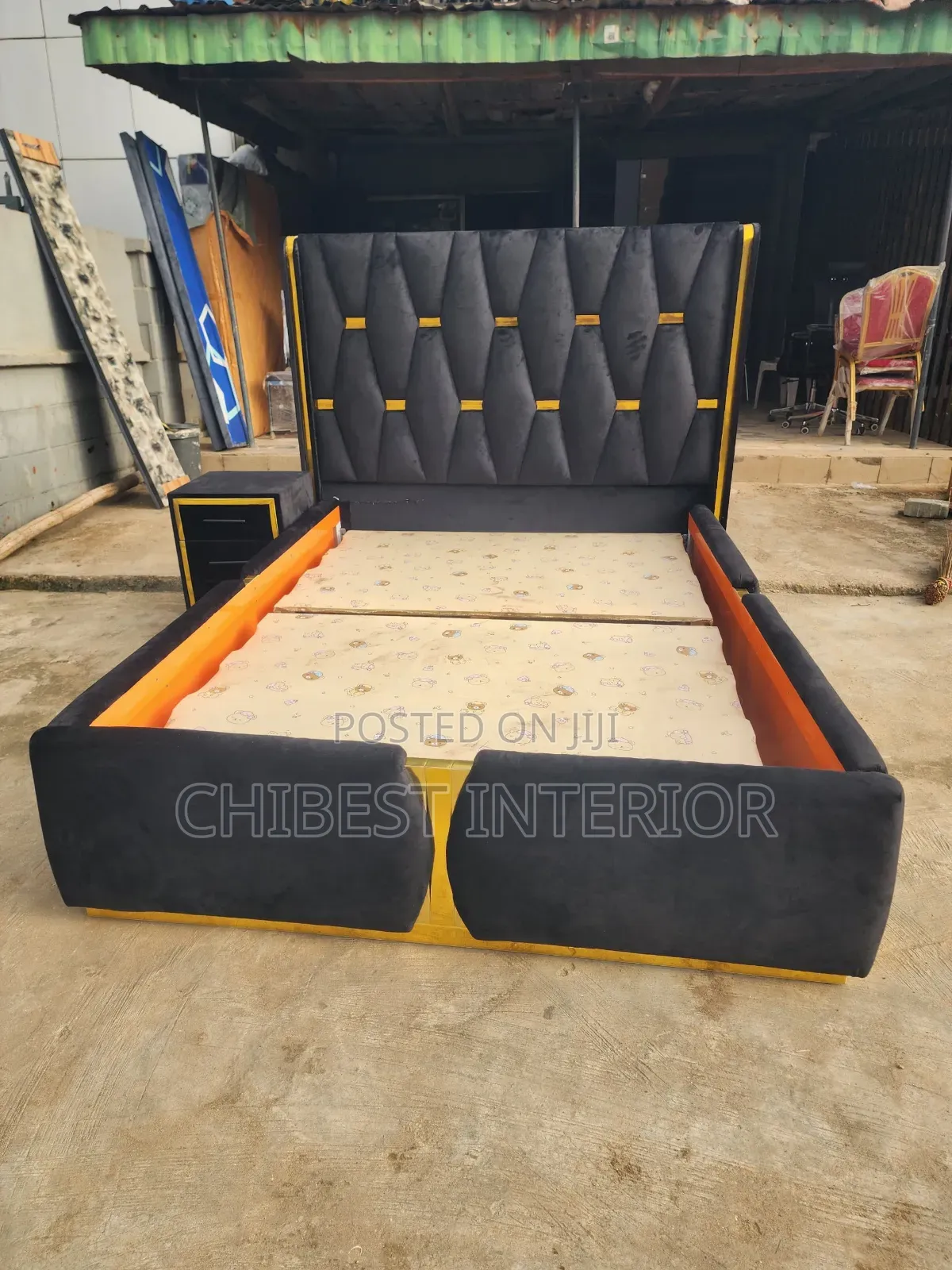 4.5by6 Bed Stand With Its Drawer