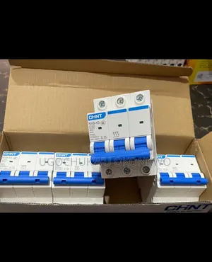 CHNT 3p Breaker 100a