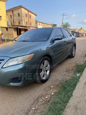 Toyota Camry SE 4dr Sedan (2.5L 4cyl 6AM) 2010 Green