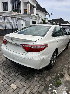 Toyota Camry SE 4dr Sedan (2.5L 4cyl 6A) 2016 White