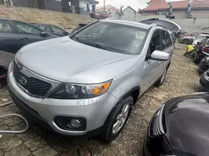 Kia Sorento LX 2012 Silver