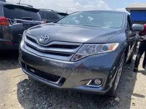 Toyota Venza AWD 2011 Gray