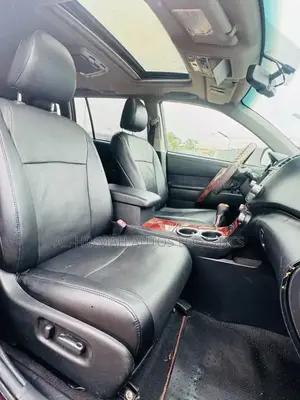 Toyota Highlander Limited 2012 Burgundy