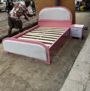 4 and Half by 6 Solid Bedframe With 1 Bedside Drawer