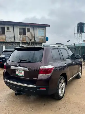 Toyota Highlander Limited 2012 Burgundy