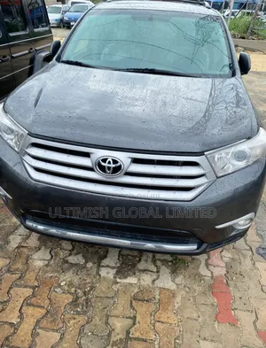Toyota Highlander Limited 3.5l 4WD 2013 Gray