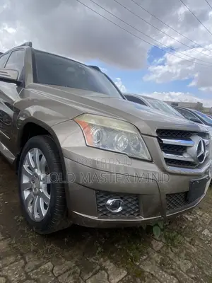 Mercedes-Benz GLK-Class 2009 Gold