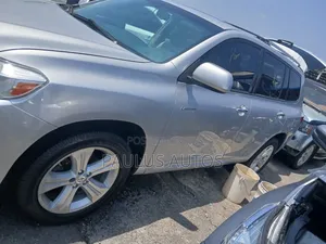 Toyota Highlander 2010 Silver
