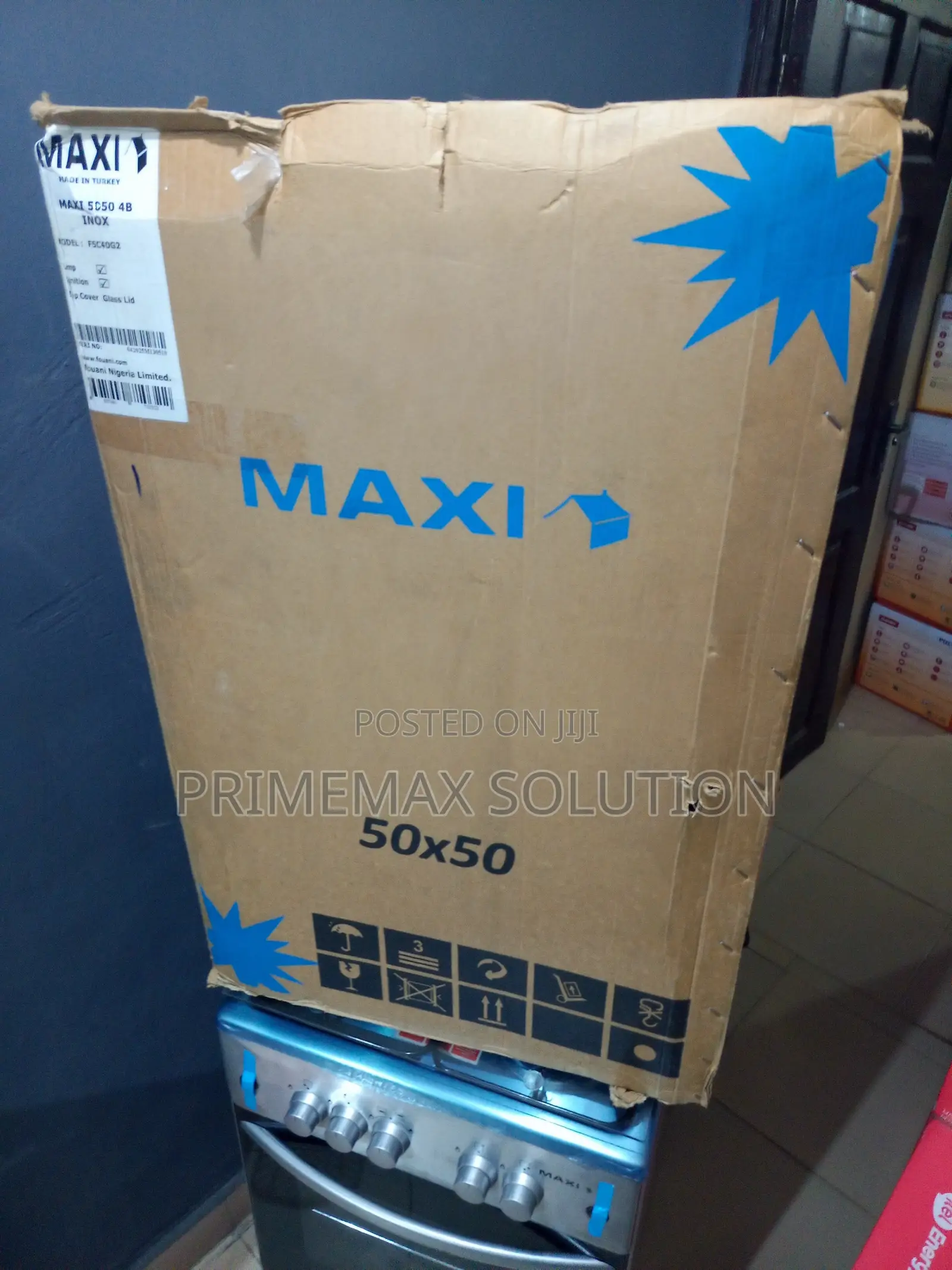 Versatile 4-Zone Cooking on Compact 50x50 Maxi Gas Hob