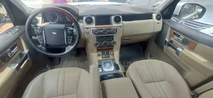 Land Rover Discovery 2016 White