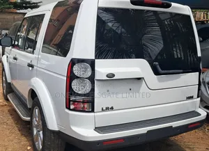 Land Rover Discovery 2016 White