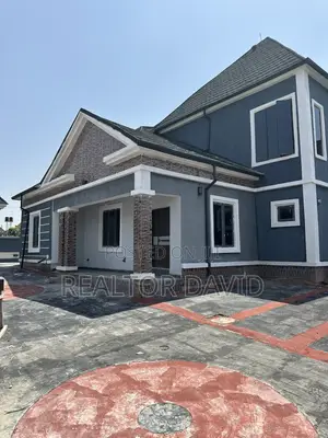 Furnished 4bdrm Penthouse in Leisure Court, Phase for sale