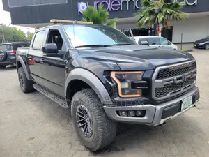 Ford F-150 Raptor 4x4 SuperCrew Cab Styleside 5.5 ft. box 145 in. WB