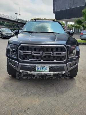 Ford F-150 Raptor 4x4 SuperCrew Cab Styleside 5.5 ft. box 145 in. WB