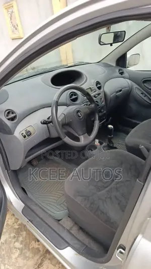 Toyota Yaris 2003 Silver