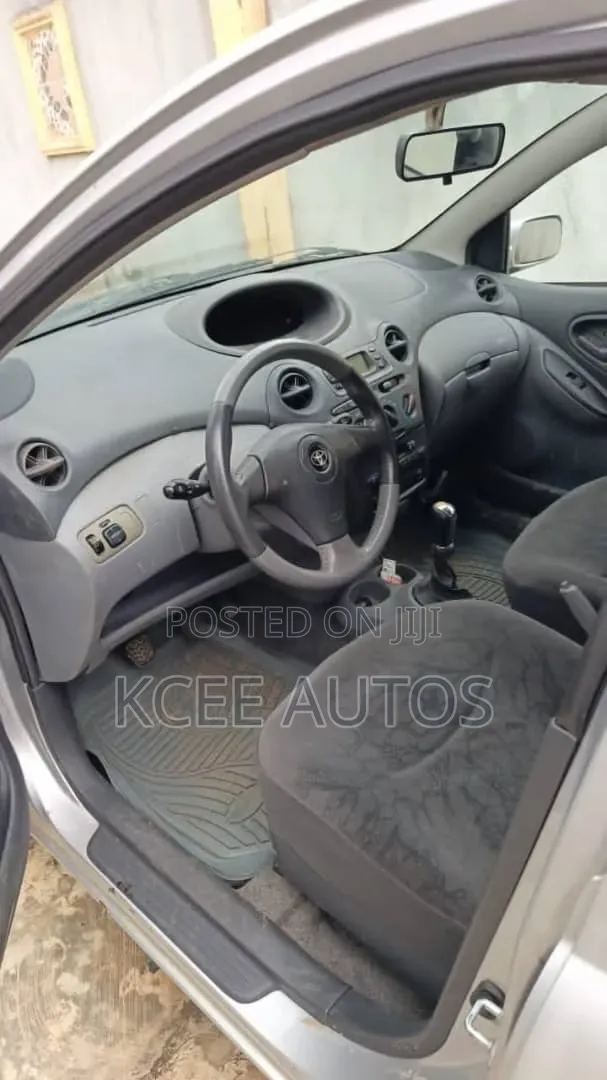 Toyota Yaris 2003 Silver