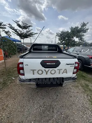 Toyota Hilux Revo Smart Cab Petrol 2.7 RWD 2022 White