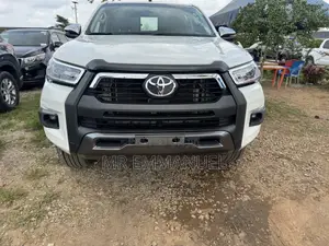 Toyota Hilux Revo Smart Cab Petrol 2.7 RWD 2022 White