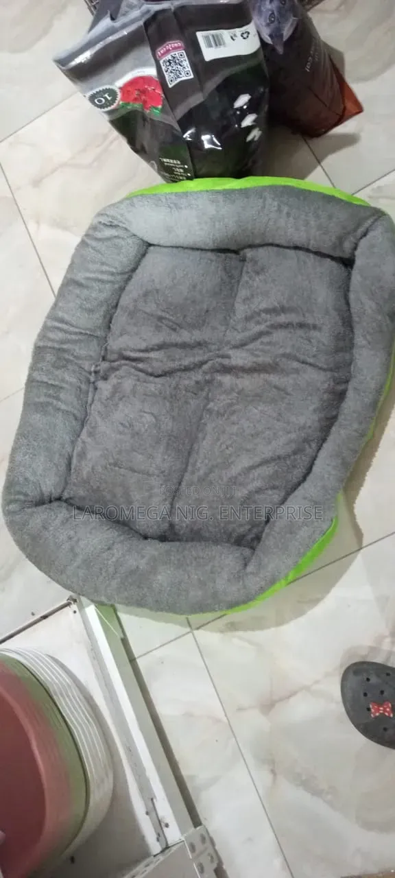 Comfy Pet Bed (5 Sizes )