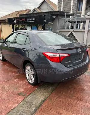 Toyota Corolla S 4dr Sedan (1.8L 4cyl CVT) 2016 Gray
