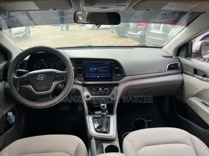 Hyundai Elantra 2017 Silver
