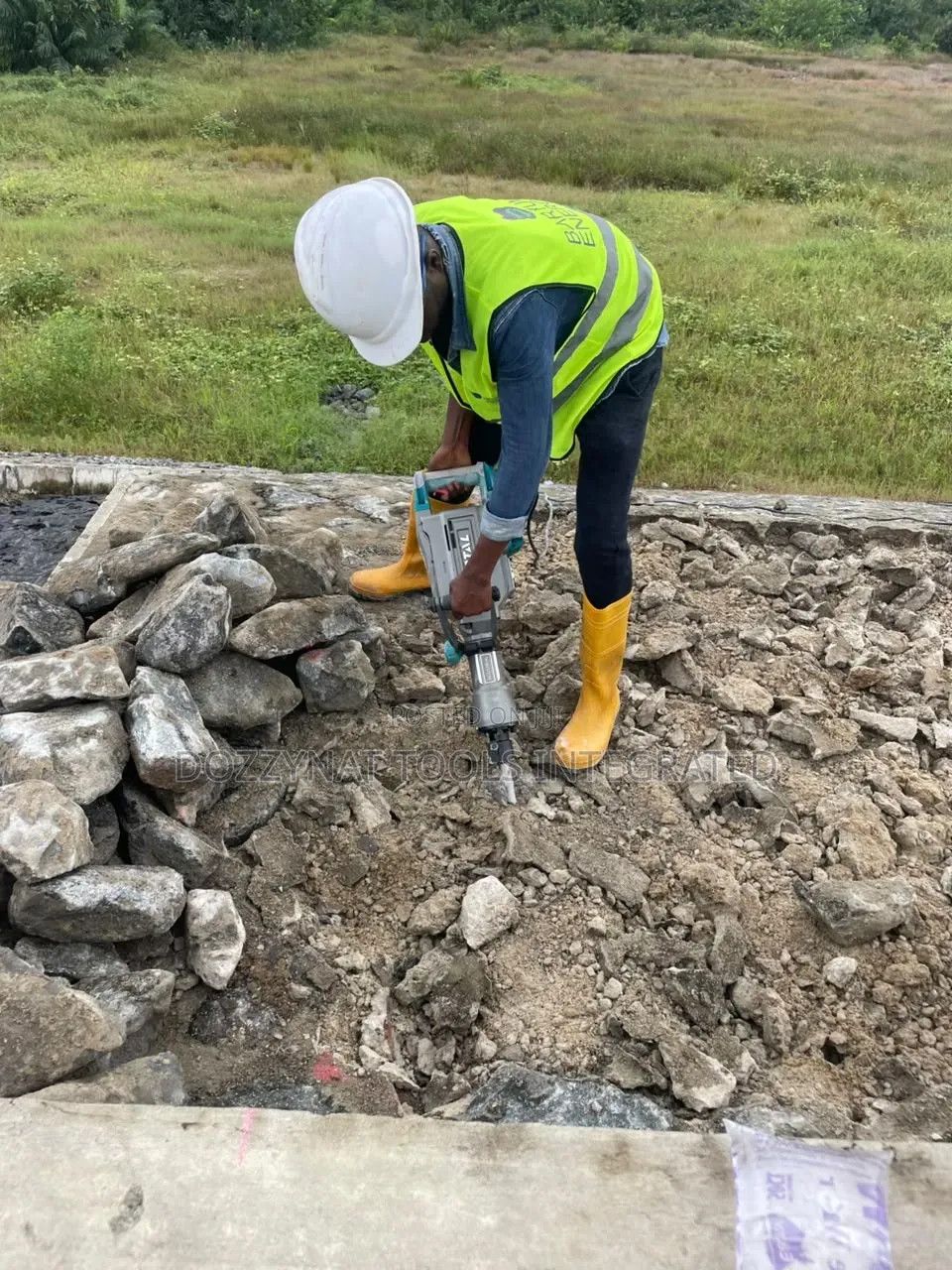 Total Demolition Breaker 1700W