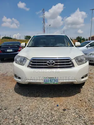Toyota Highlander Limited 2010 White