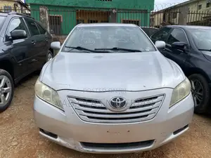 Toyota Camry XLE 4dr Sedan (2.4L 4cyl 5A) 2009 Silver