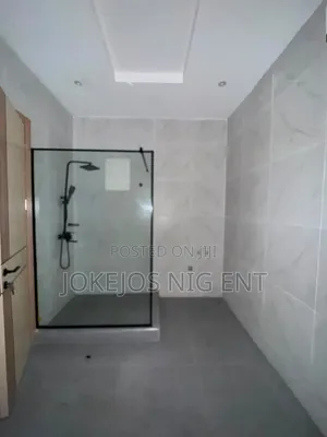 4bdrm Maisonette in Lekki Phase 1 for rent