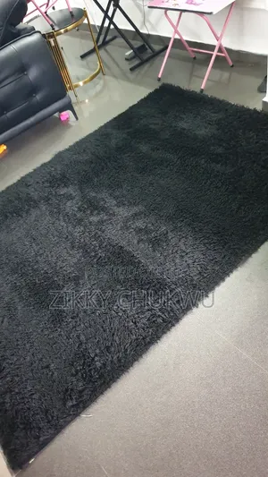 5ft by 7ft Plan Black Center Rug