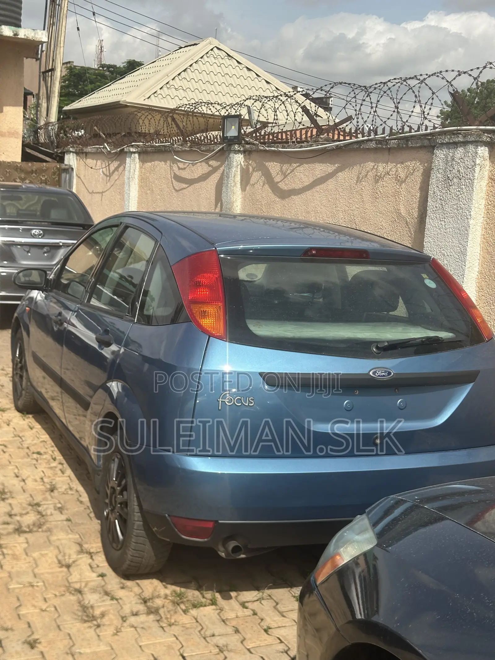 Ford Focus 2000 Blue