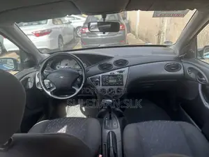 Ford Focus 2000 Blue