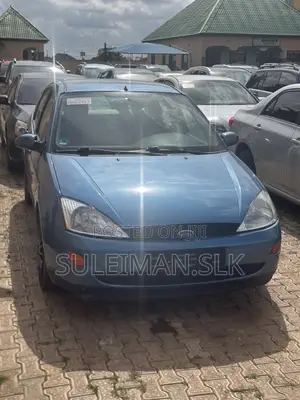 Ford Focus 2000 Blue