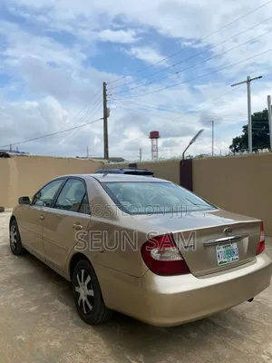 Toyota Camry 2004 Gold