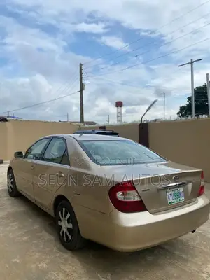 Toyota Camry 2004 Gold