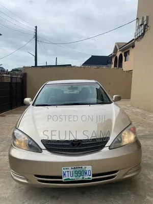 Toyota Camry 2004 Gold