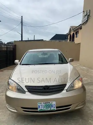 Toyota Camry 2004 Gold