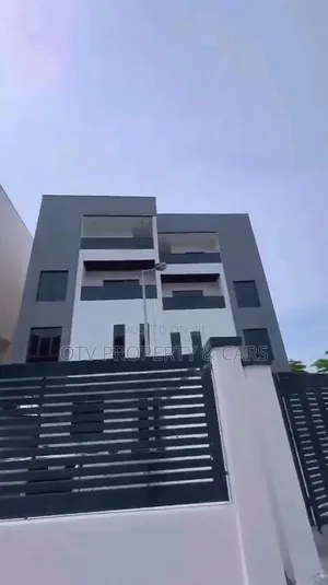 4bdrm Duplex in Banana Island for sale