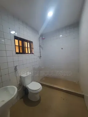 3bdrm Block of Flats in Area 11 for rent