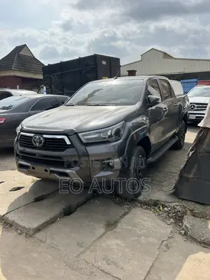 Toyota Hilux 2024 Gray