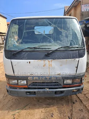 Mitsubishi Small Truck 1998 White
