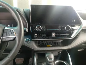Toyota Highlander 2024 Blue