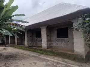 5bdrm Block of Flats in Uyo for sale