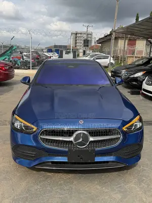 Mercedes-Benz C300 2022 Blue