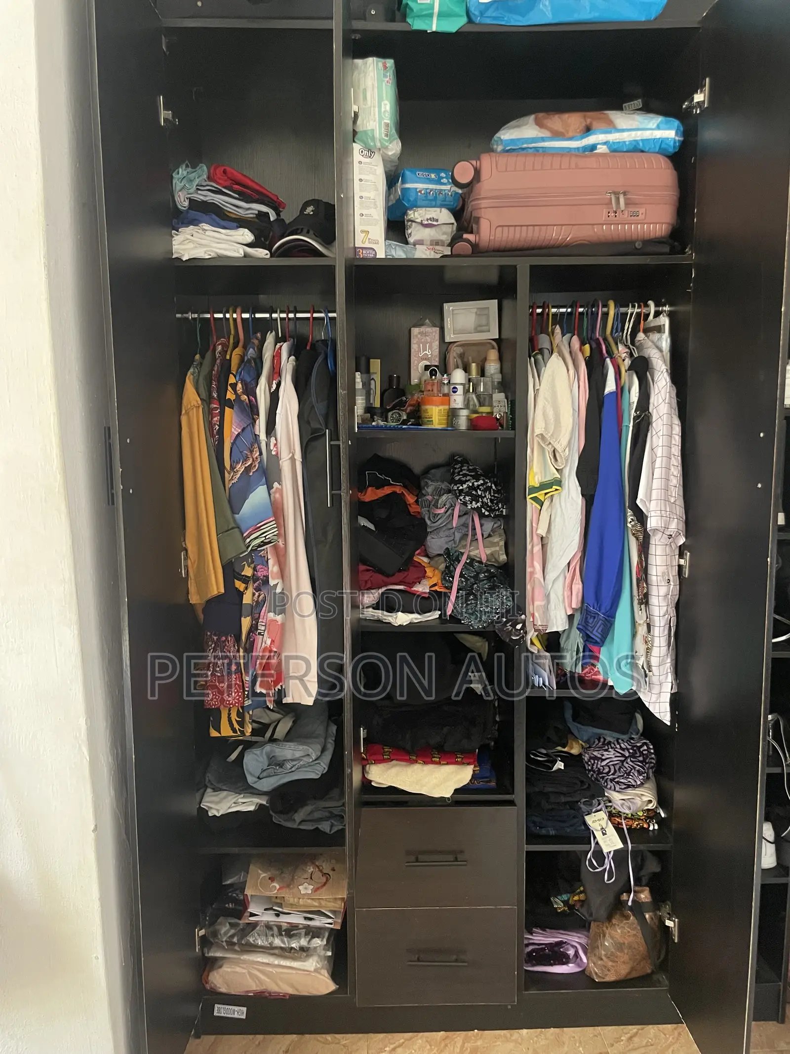 Standard 5ft Wardrobe With Several Layers