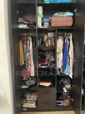 Standard 5ft Wardrobe With Several Layers