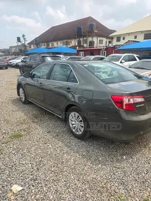 Toyota Camry LE 4dr Sedan (2.5L 4cyl 6A) 2012 Silver