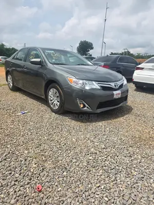 Toyota Camry LE 4dr Sedan (2.5L 4cyl 6A) 2012 Silver