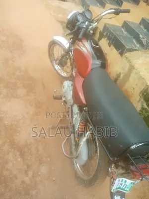 Bajaj Boxer 2025 Red
